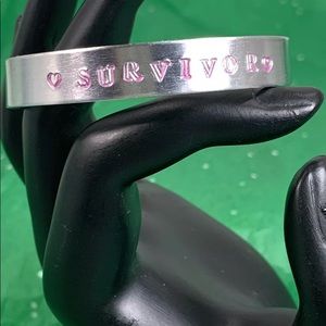 ⭐️🌸Adorned Crown stamped cuff survivor bracelet